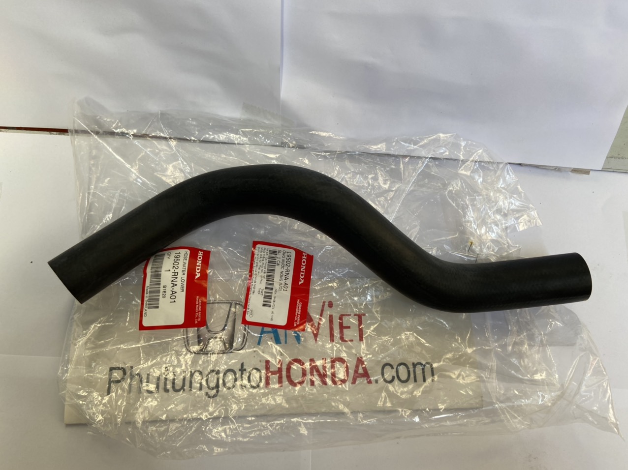 Ống két nước phía dưới xe Honda CIVIC